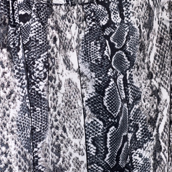 Gray - Picture 4 of 4